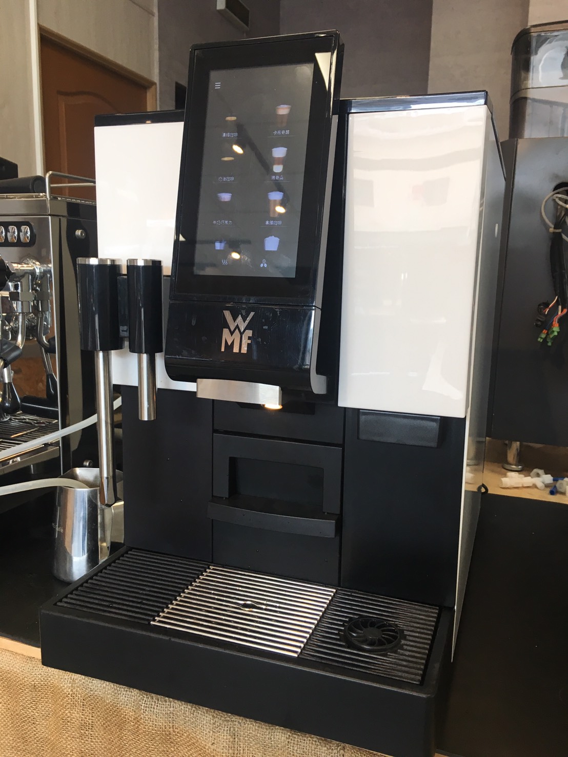 WMF1100S 全自動咖啡機 營業用咖啡機 商用 全家便利商店 租賃 台南 高雄​ 屏東