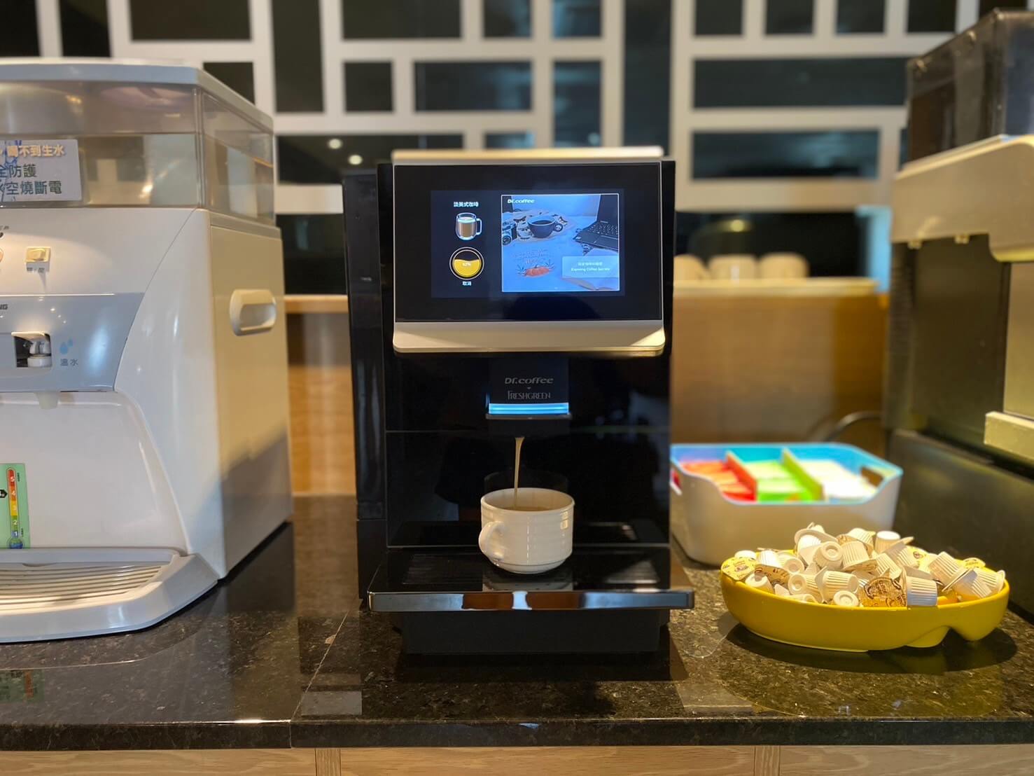 啡事咖啡至屏東恆春恆農假期渡假飯店安裝C12咖啡機 用於早餐buffet出杯