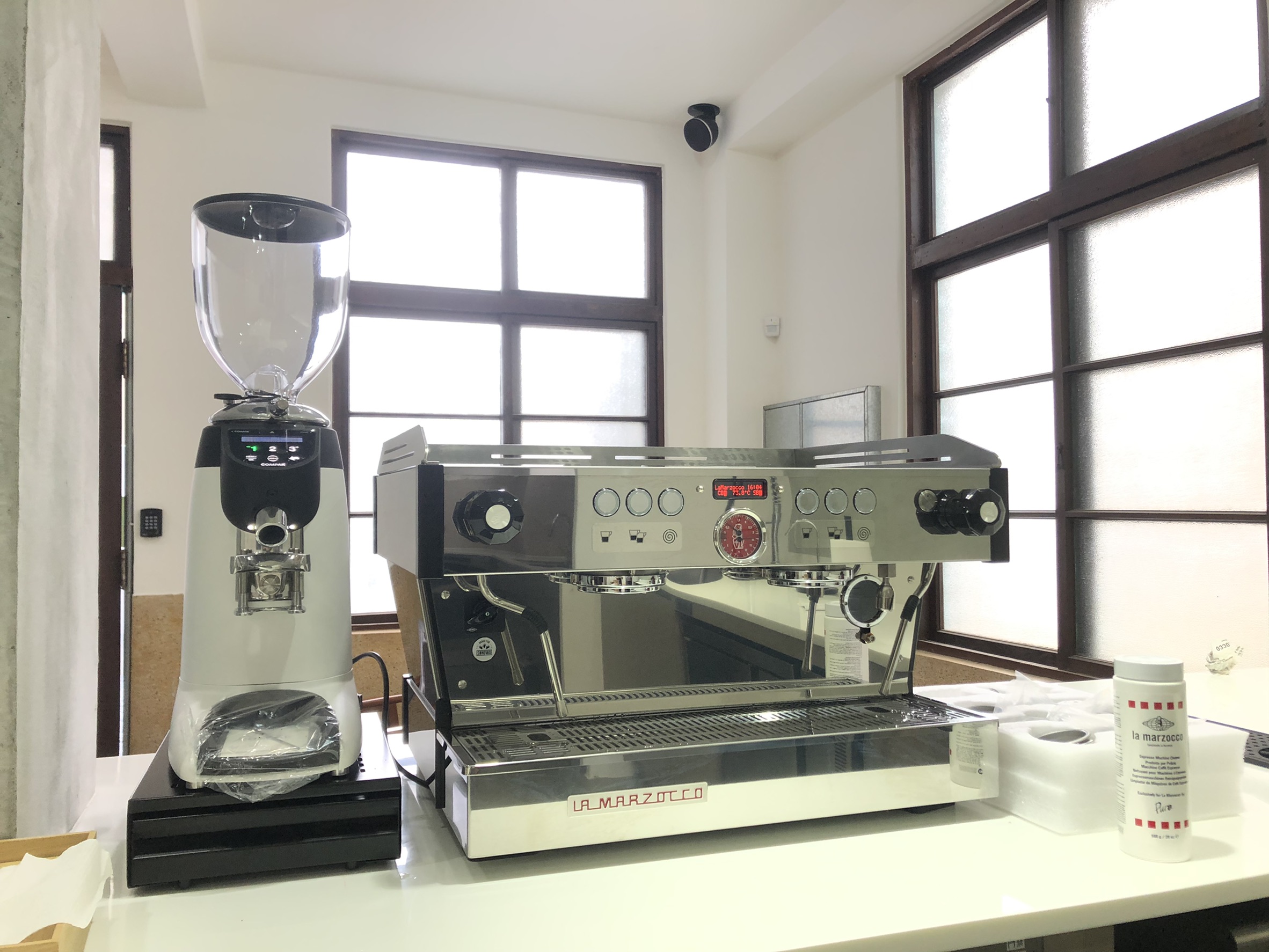 美術館 LAMARZOCCO LINEA PB雙孔半自動咖啡機 咖啡吧台設備