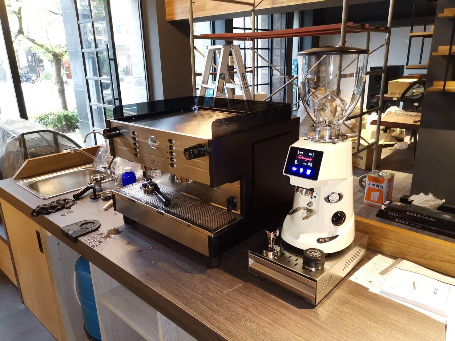 臻品ST200 F64E白 高雄左營 定量磨豆機 咖啡廳 咖啡外帶吧