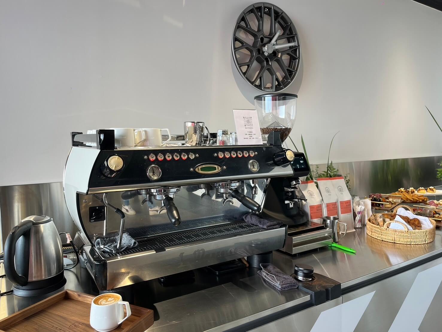 台中麗寶保時捷駕駛中心開幕活動 短租lamarzocco gb5雙孔 活動短租咖啡出杯 咖啡拉花